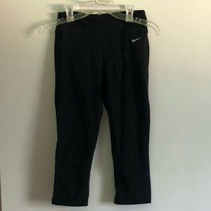 Nike Dri-Fit Capri Leggings Size Medium